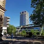 Ferienhaus 1step2allcities House&garden *