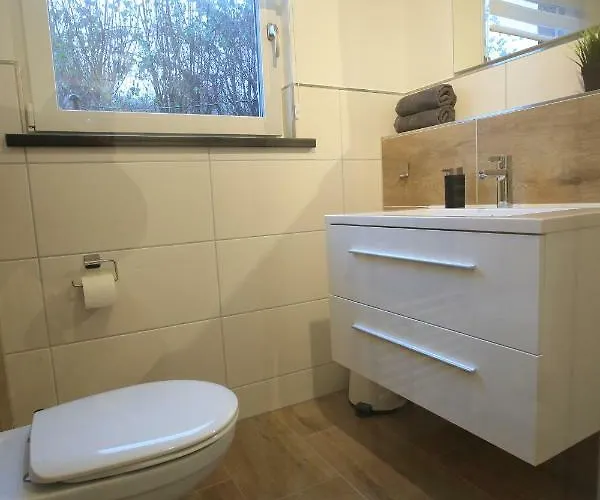 一步通全市度假屋&花园