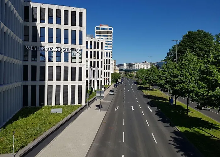 度假居 一步通全市度假屋&花园 *